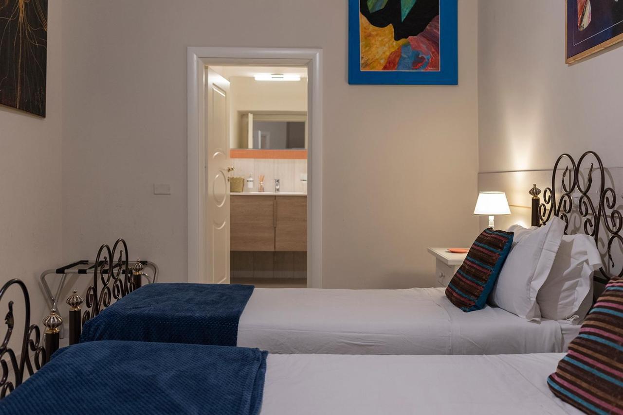 Domus Borbonica Bed & Breakfast Naples Exterior photo
