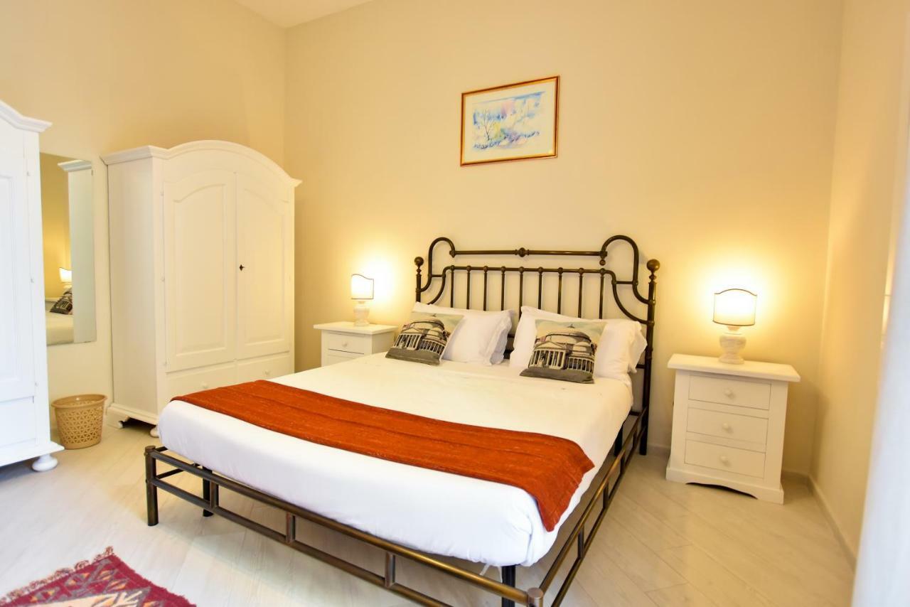 Domus Borbonica Bed & Breakfast Naples Exterior photo