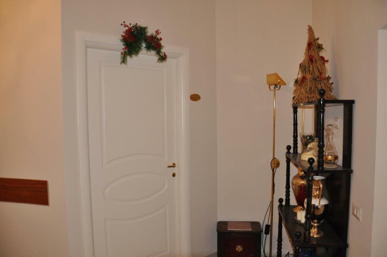 Domus Borbonica Bed & Breakfast Naples Exterior photo