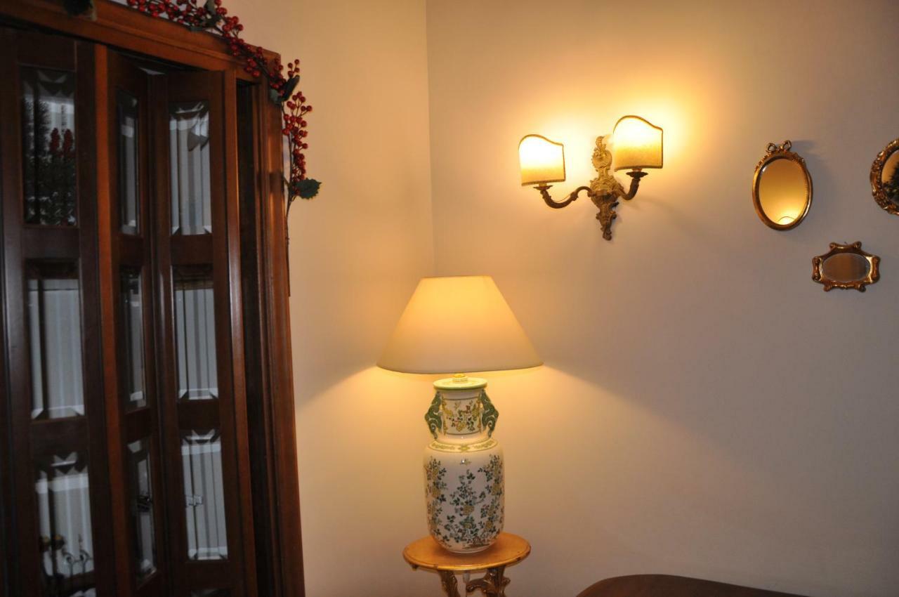 Domus Borbonica Bed & Breakfast Naples Exterior photo