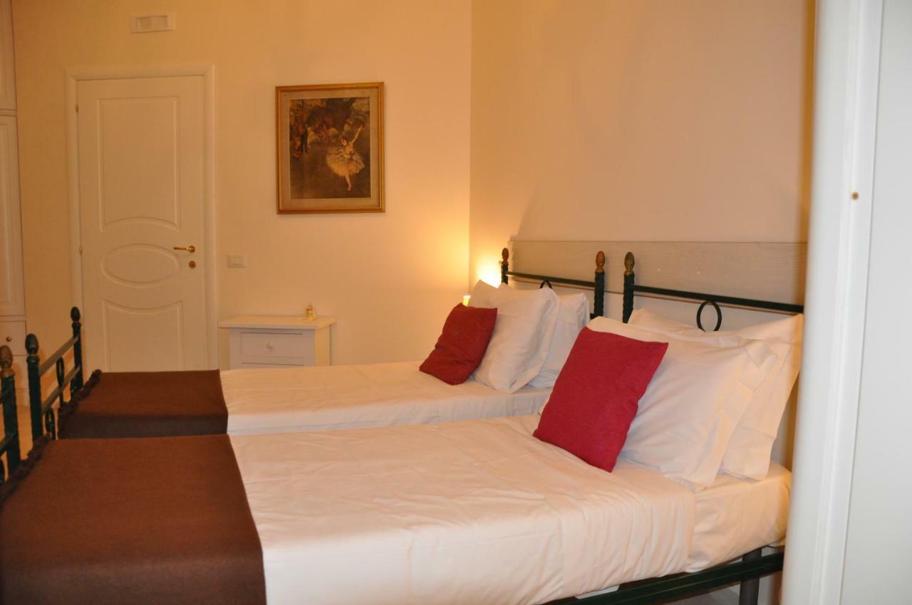 Domus Borbonica Bed & Breakfast Naples Exterior photo
